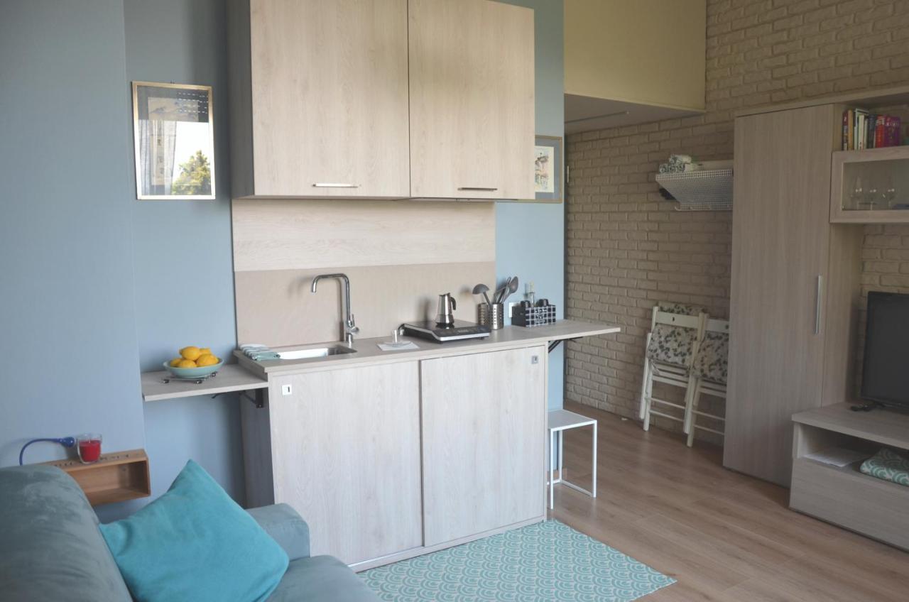 Valle Fiorita 42 - Lake View Studio Gardone Riviera Bagian luar foto