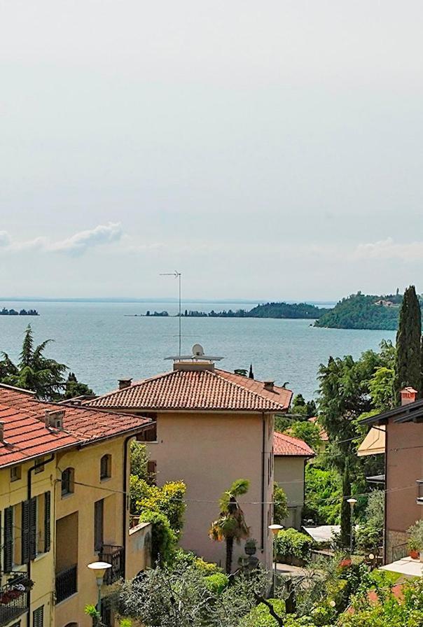 Valle Fiorita 42 - Lake View Studio Gardone Riviera Bagian luar foto